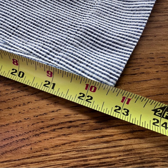 ⭐️ Talbot's Seersucker Capri Pants -Size 24 blue & white - Picture 12 of 14